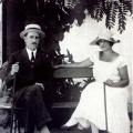 Александр Грин со второй женой в Крыму