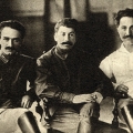 Микоян, Сталин и Орджоникидзе (Тифлис, 1925 год)