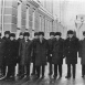 Политбюро ЦК КПСС перед выходом на трибуну мавзолея. Все в пальто