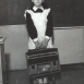 Ученица начала 80-х годов с советским школьным портфелем