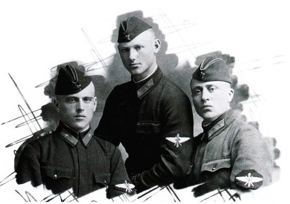 Фото: Летчики Красной Армии. 1938 год