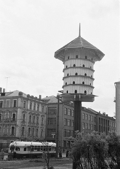 Фото: Старинная московская голубятня. Зубовская площадь 1958.