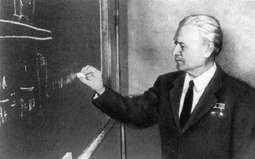Фото: В.Челомей возглавлял конструкторское бюро, участвовавшее в создании аппаратов для лунной программы СССР