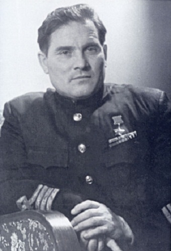 Фото: Девятаев Михаил Петрович-летчик герой Советского Союза