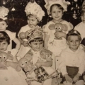 Советские дети получили в детском саду подарки на Новый год.