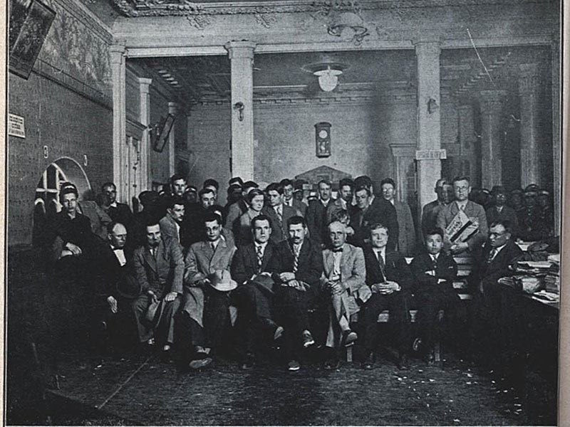 Фото: Арестованные служащие советского консульства. Харбин
