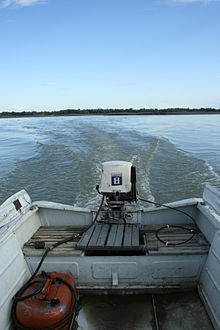 Фото: Лодка с мотором Ветерок.