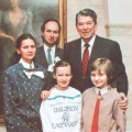 Друзья по переписке Саманта Смит и Катя Лычева с президентом США Р. Рейганом 