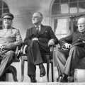 Уставшие лидеры Антигитлеровской коалиции на Ялтинской конференции 1945 года