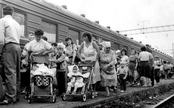 Фото: Эвакуация жителей города Припять 27 апреля 1986 года