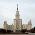Главный корпус МГУ в Москве - сталинская высотка , построена в 1953 году