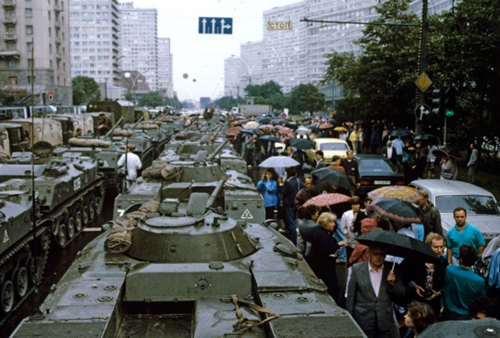 Фото: Танки на улицах Москвы. Август 1991.
