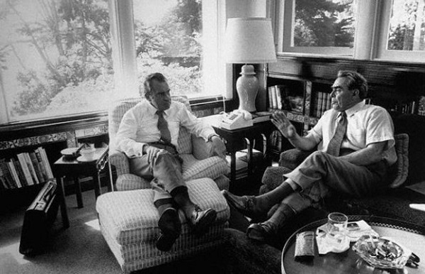 Фото:  Брежнев и Никсон на госдаче в Кунцево 