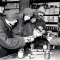Пленные немецкие солдаты  получают паек 1947, год