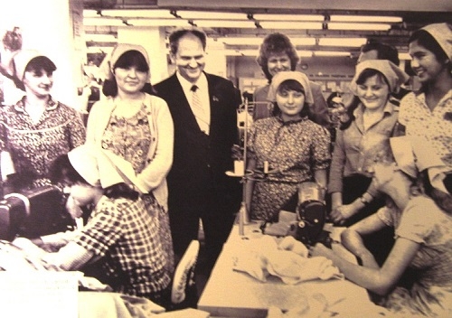 Фото: На встрече с работницами швейной фабрики в Латвии - первый секретарь ЦК КП Латвии Б. К. Пуго