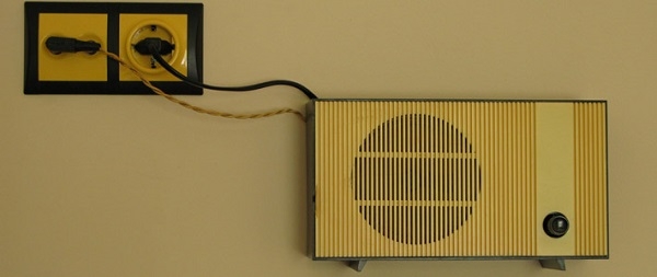 Фото: Радиоприемник,подключенный к радиоточке
