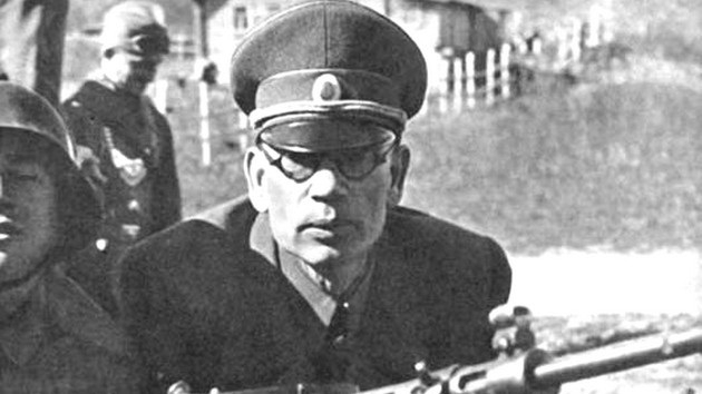 Фото: Бывший герой ВОВ генерал Власов. 1943 год