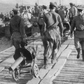 Советская морская пехота грузится на катера. Северный Кавказ. 1943 год.