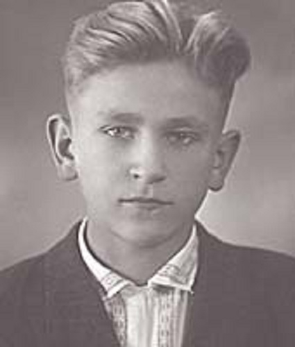 Фото: Будущий министр внутренних дел СССР Борис Пуго в юности