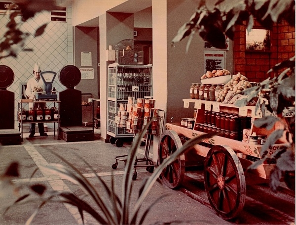 Фото: Перспективные магазины будущего - советские универсамы