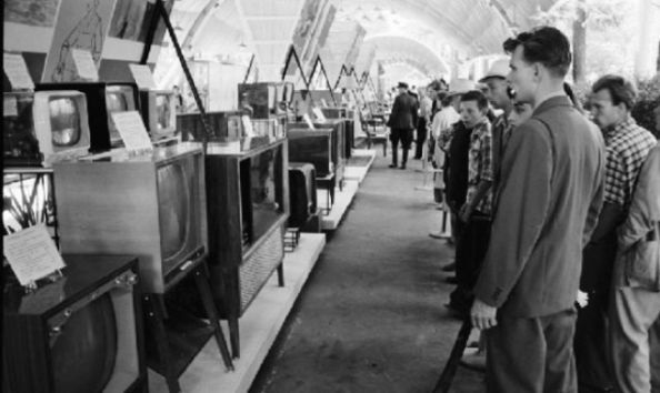 Фото: Телевизоры на Американской выставке в Сокольниках, 1959 год