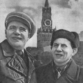  А. П. Берест, К. В. Гусев на Красной площади в Москве.