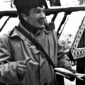 Юрий  Николаев с письмами  телезрителей Утренней почты