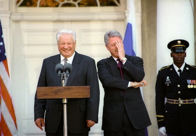 Фото: В годы президентства Борис Ельцин подвергался критике, в основном связанной с общими негативными тенденциями развития страны в 1990-е годы