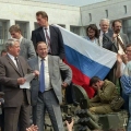 Б.Н. Ельцин у стен Белого дома.