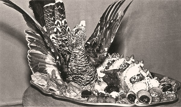 Фото: Банкетное  блюдо кремлевской кухни «Фазан в полёте». 1968 год