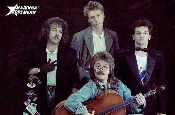 Фото: Советская и российская рок-группа. Основана Андреем Макаревичем и Сергеем Кавагое 27 мая 1969 года.