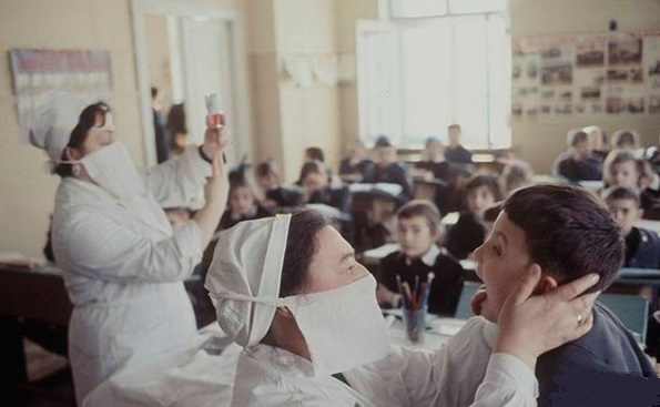 Фото: Вакцинация советских школьников.