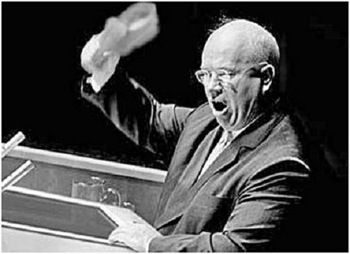Фото: Знаменитая фото Хрущева с ботинком в руке на заседании ООН 1960 г. Публиковалась в Нью-Йорк таймс.