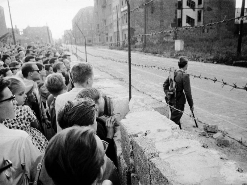 Фото: Берлинская стена. Начало.
