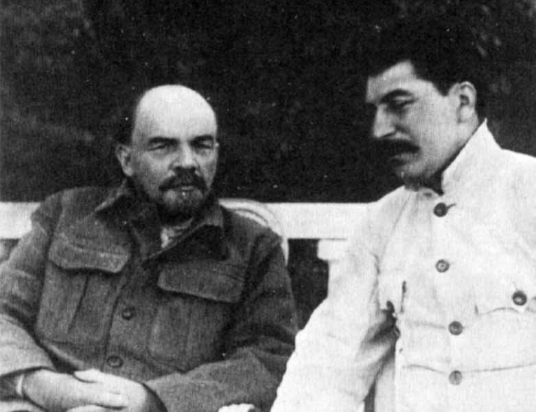 Фото: Ленин  и Сталин в Горках