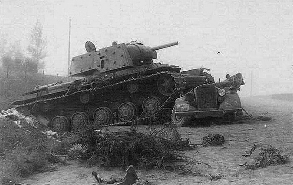 Фото: Подвиг советского экипажа танка КВ-1 24 июня 1941 года