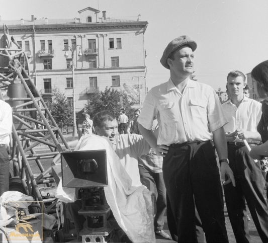 Фото: Режиссер Г. Данелия на съемках фильма Я шагаю по Москве, 1963 год