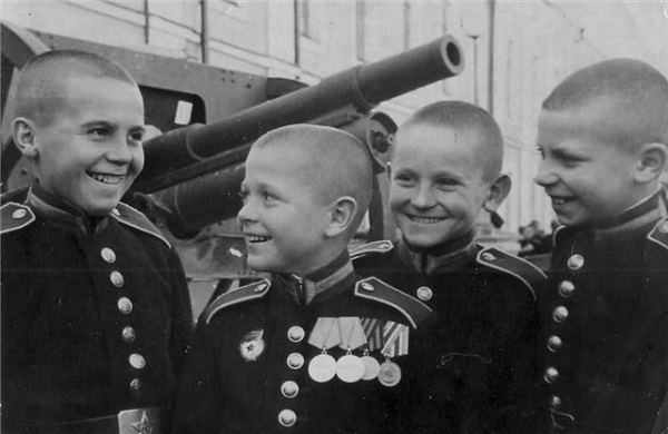 Фото: Первые суворовцы, 1943 год