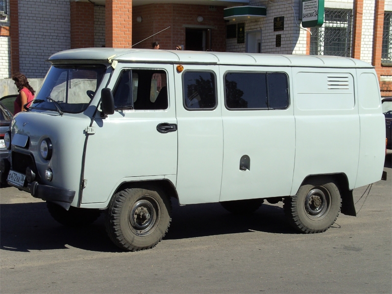 Фото: УАЗ-452 получает прозвище буханка за свой внешний вид