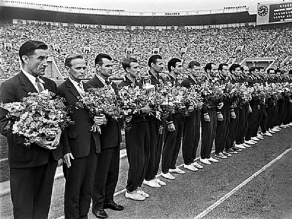 Фото: Сборная по футболу СССР - победитель кубка Европы 1960 года