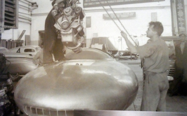 Фото: Создание спортивного автомобиля ГАЗ-Торпедо. 1951 год.
