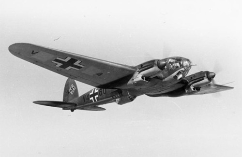 Фото: Немецкий бомбардировщик  Хейкель в воздухе