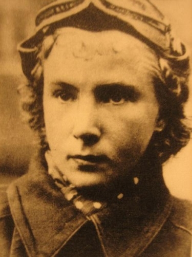 Фото: Летчица Лилия Литвяк, 1937 год