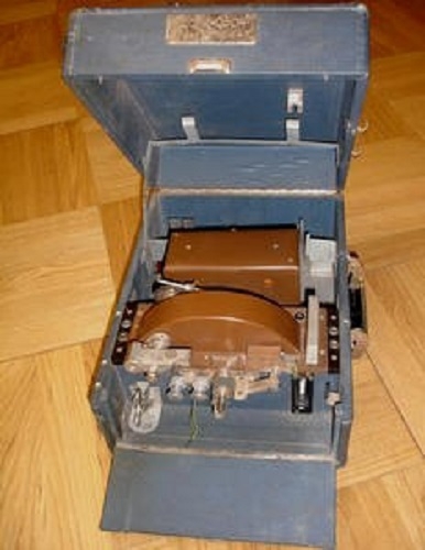 Фото: Репортажный шоринофон широко использовался журналистами во время  ВОВ