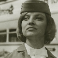 Наталья Кустинская в роли стюардессы в кадре из кинофильма «Королевская регата».