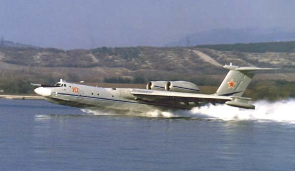 Фото: Гордость  советской гидроавиации самолет-амфибия А-40 Альбатрос