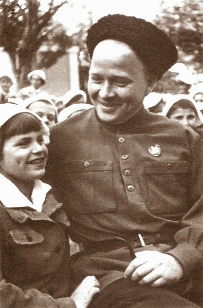 Фото: Писатель Аркадий Гайдар, 1933 год
