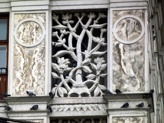 Фото: Орнамент ажурных решоток в доме Бурова выполнен по эскизам  художника Фаворского