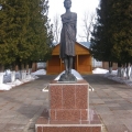 Памятник героине ВОВ комсомолке Зое Космодемьянской в с. Петрищево.