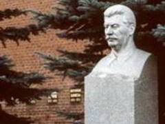 Фото:  Памятник на могиле Сталина